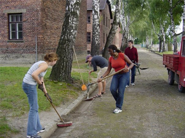 Auschwitz - Stammlager, Summer 2002